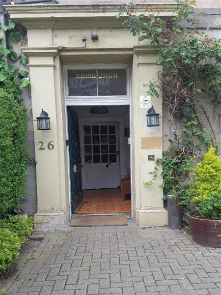 Ivy- Braveheart Gasthof Edinburgh